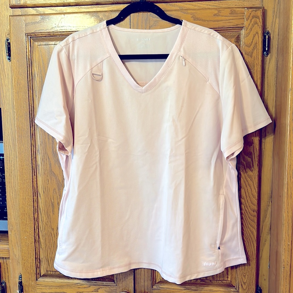 Light pink 1X Jaanuu Scrub Set.